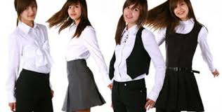 Fashion for schoolgirls. Examples of school uniforms.