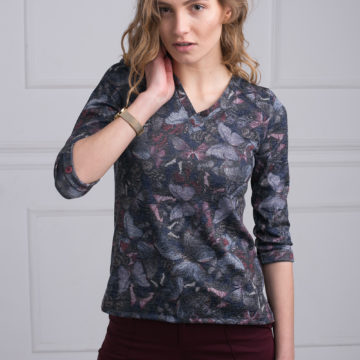 Buy a women’s shirt and blouse is always fashionable!