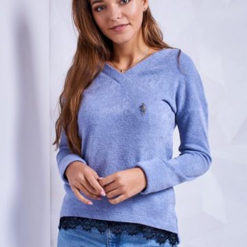 With what to wear a female sweatshirt?