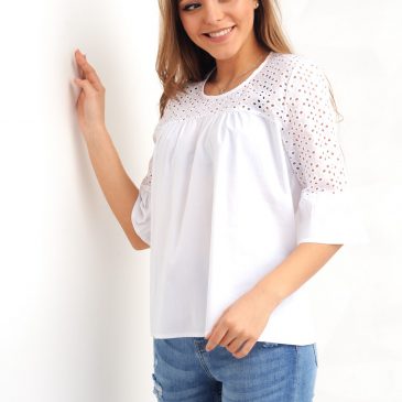 Stylish summer blouses: features of choice.