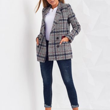 How and with what to wear fashionable women’s blazers from the manufacturer?