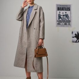 A variety of models – women’s coats.